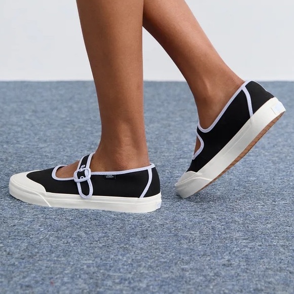 NEW Women VANS Mary Jane Style 93 sneaker shoe Ballerina black white Various - Picture 2 of 9